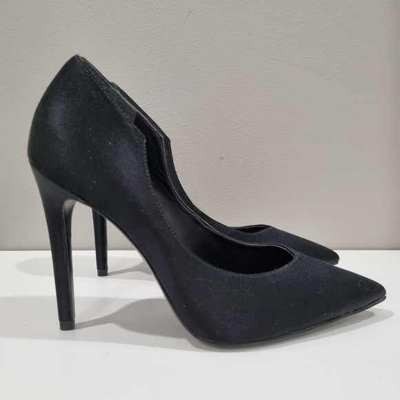 Kendall + Kylie "Abi" Classic Black Satin Pointed Toe Heels,  Like New, Size 8 - Picture 6 of 11